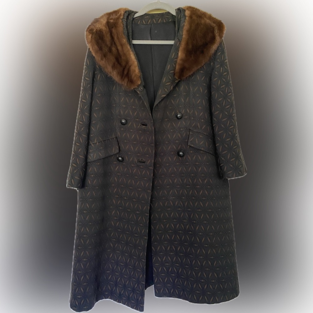 Elegant Black Patterned Women's Coat